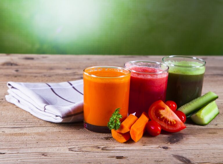 Confira 8 receitas de suco detox para quem exagerou no fim de semana