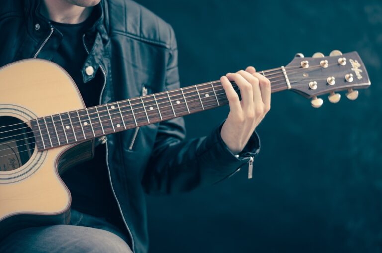 8 bares em Brasília que tocam música ao vivo
