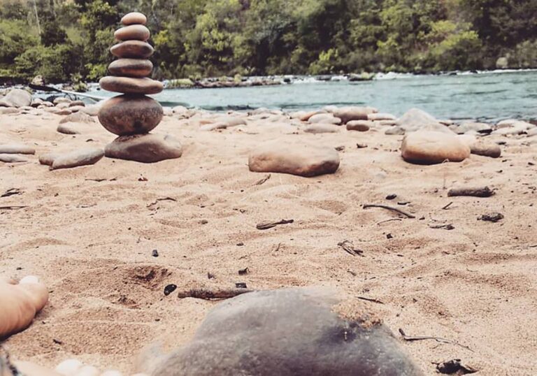 Conheça a Praia das Pedras, um lugar paradisíaco na Chapada dos Veadeiros