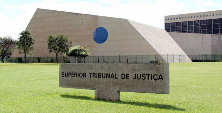 STJ abre vagas em concurso de nível médio e superior com salários de até R$ 11 mil