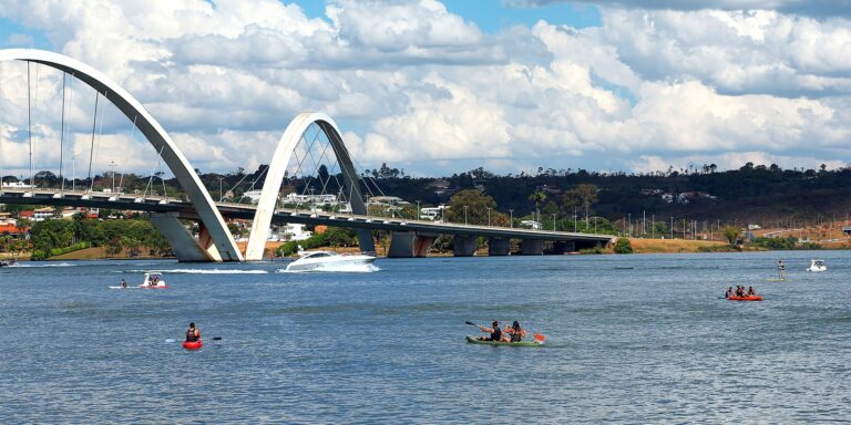 7 esportes para praticar no Lago Paranoá