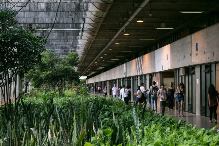 Universidade de Brasília abre concurso para docentes com remuneração entre R$6 mil e R$9 mil