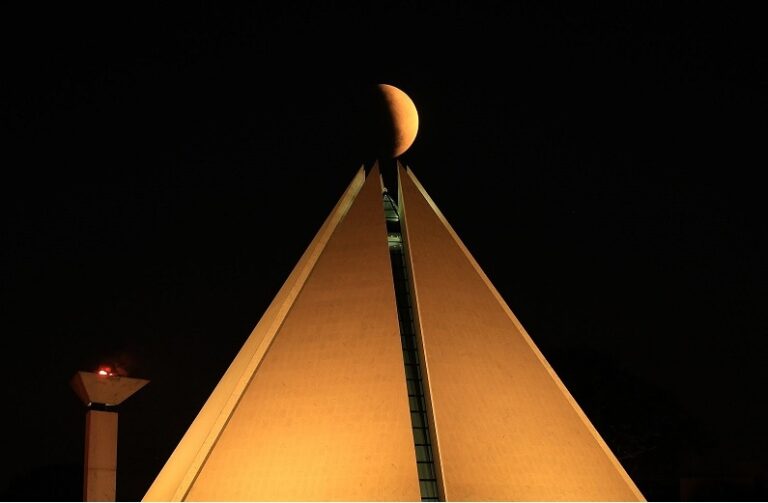Templo da Boa Vontade celebra 30 anos com mostra fotográfica em Brasília