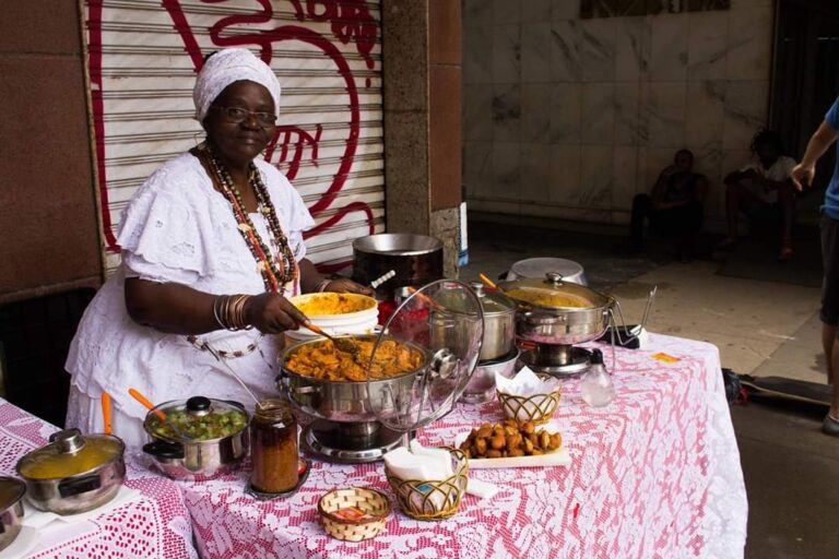 Feira em Brasília celebra a cultura negra com arte, moda e gastronomia