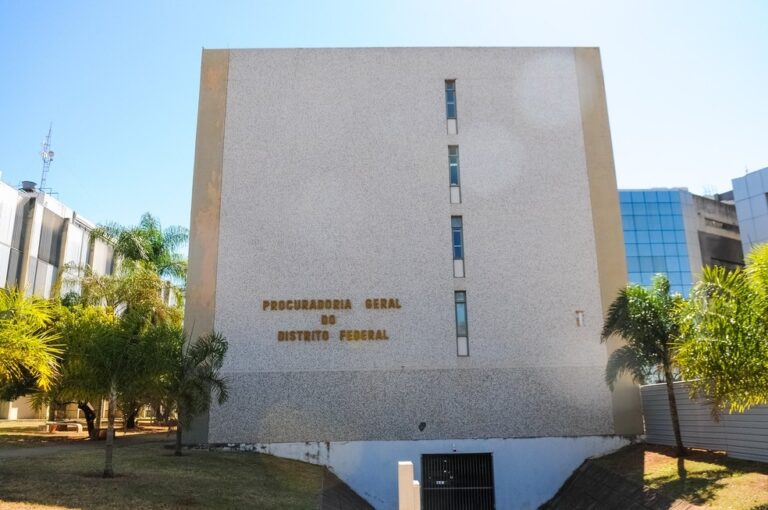 Procuradoria-Geral do DF abre concurso com salários de até R$7,3 mil