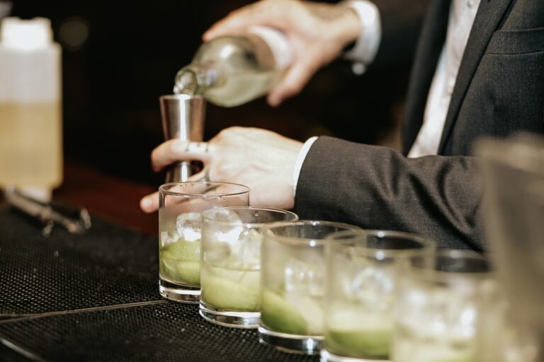 Restaurante em Brasília oferece workshops gratuitos de drinques  variados