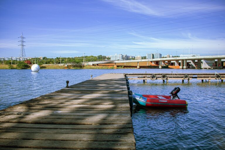 Brasília ganha o 1º parque 100% inclusivo do país na beira do lago