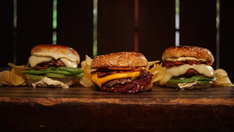 21 hambúrgueres deliciosos para você apreciar o Dia do Hambúrguer em Brasília