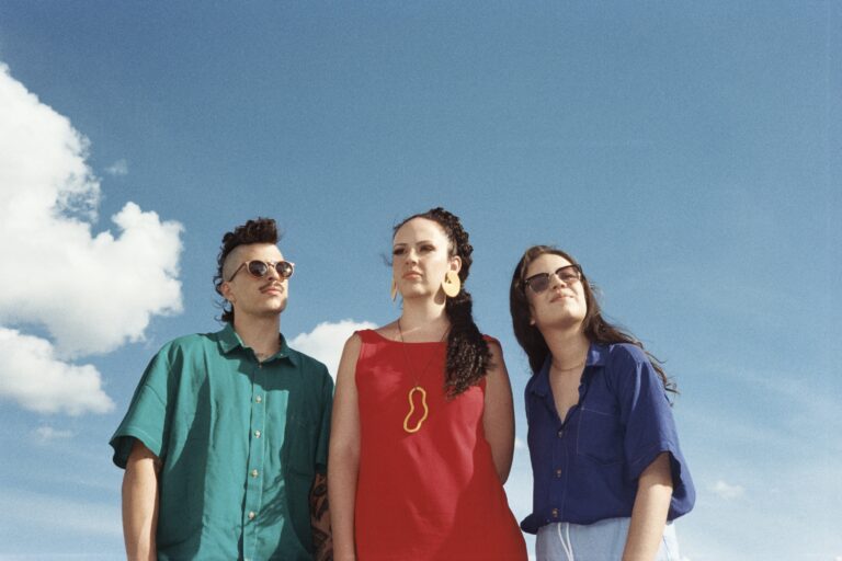 Sellva: cantora de Brasília lança filme musical com estreia no Cine Drive-in