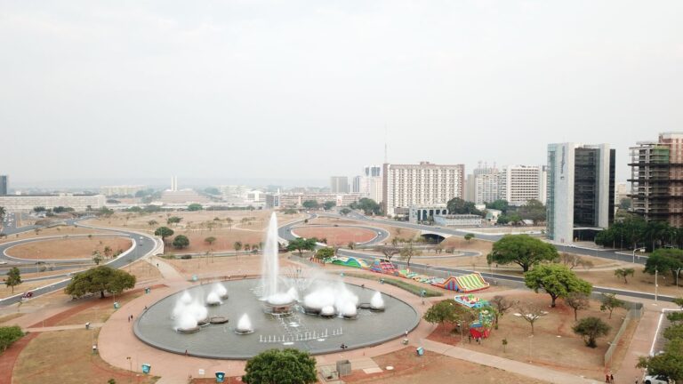 Torre de TV em Brasília ganha maior parque inflável do Brasil