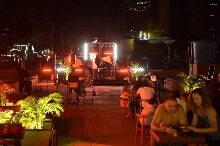 Novo rooftop no coração de Brasília reúne arte, gastronomia e cultura