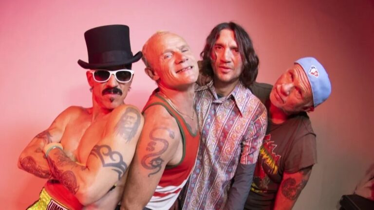 Red Hot Chili Peppers anuncia show em Brasília