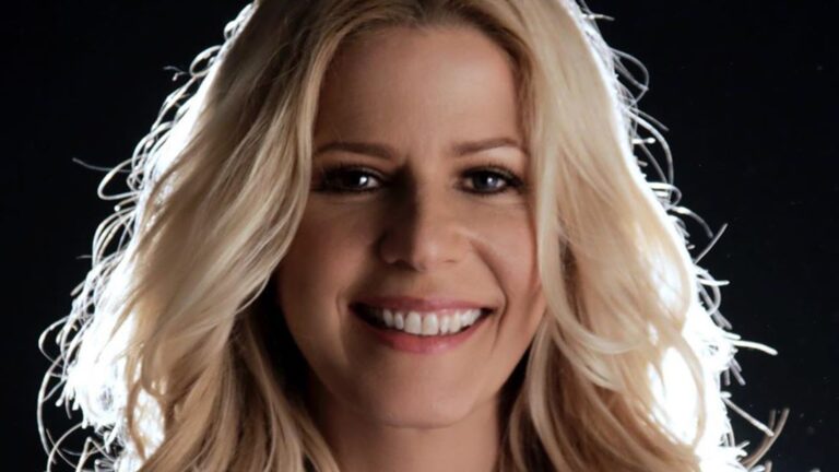 Paula Toller confirma show em Brasília