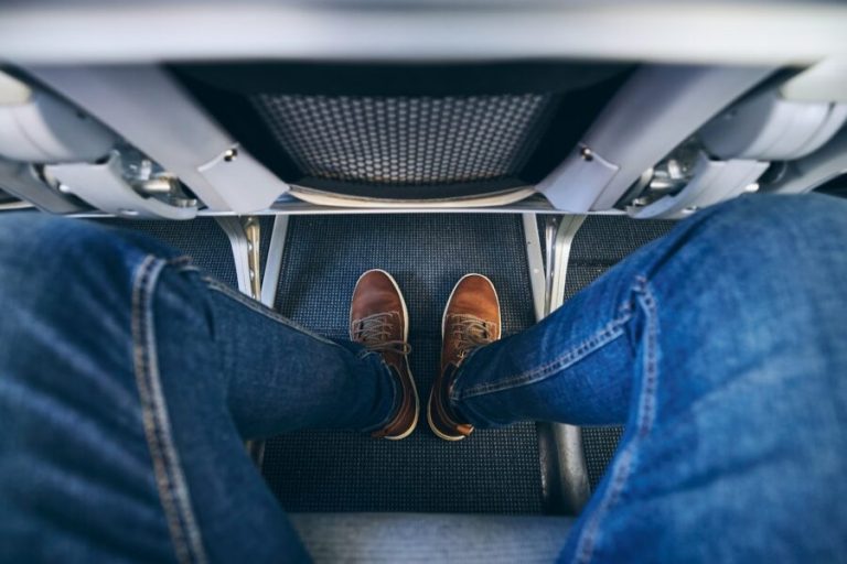 Entenda a relação relação entre trombose e viagem de avião