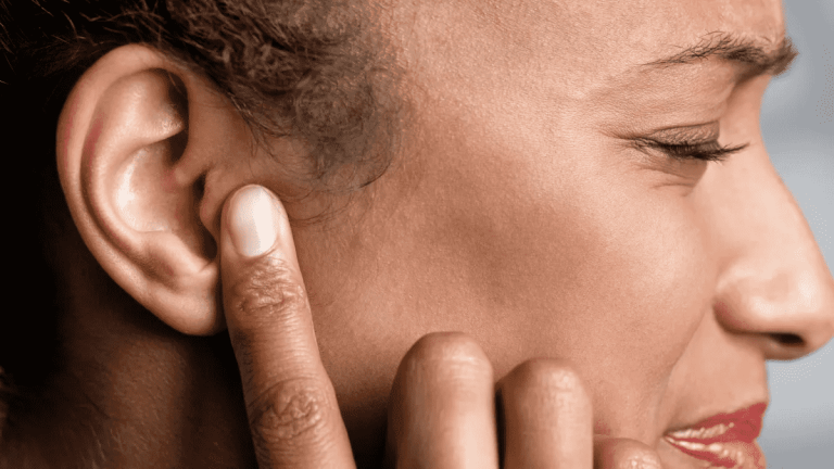 Entenda a relação entre perda auditiva e depressão