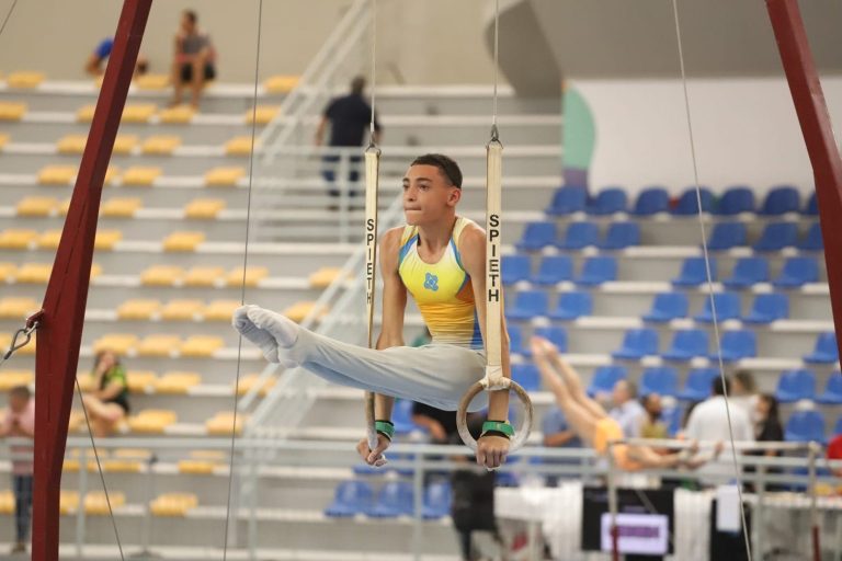 Atleta juvenil de Brasília vai disputar mundial de ginástica artística