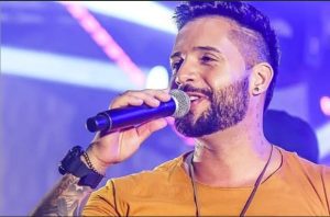 Domingo Top 1 no Texxas Bar agita Brasília com Galã do Piseiro