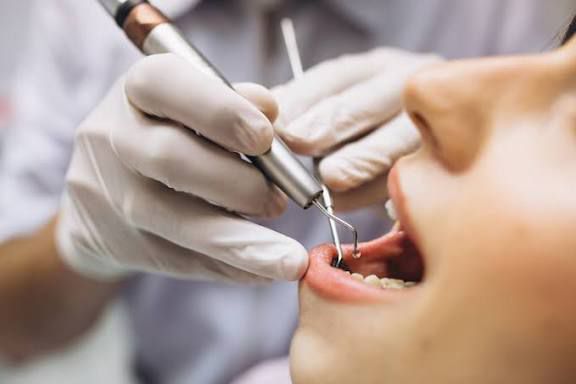 Saúde bucal é essencial no tratamento do câncer, alerta especialista