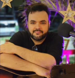 Alex Sanderson faz show em homenagem a Renato Russo
