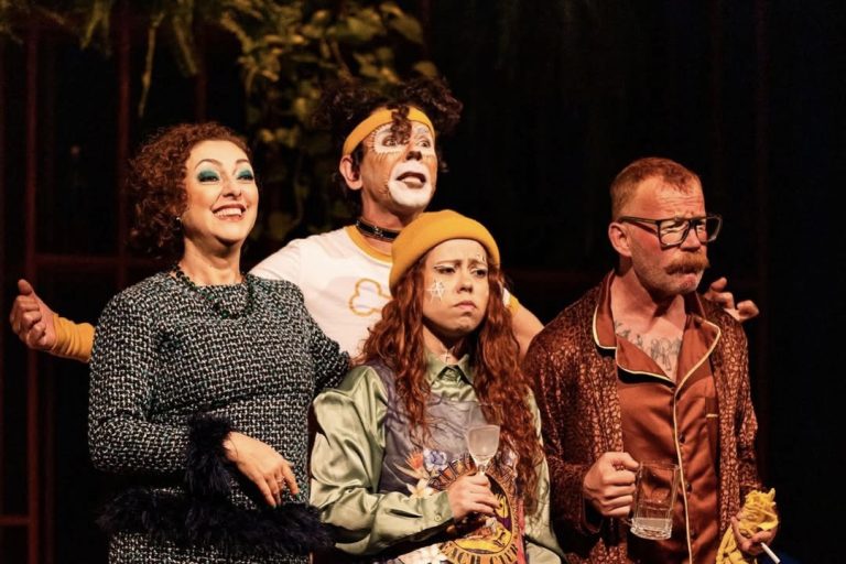 Teatro em Brasília: peça sobre humanismo selvagem estreia nesta quinta-feira (26)
