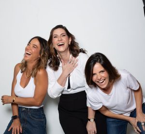 Atrizes da peça de teatro "Mulheres em chamas"