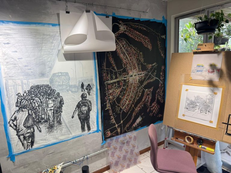 Exposição gratuita transforma pintura em experiência imersiva e convida público a “perder a borda” em Brasília
