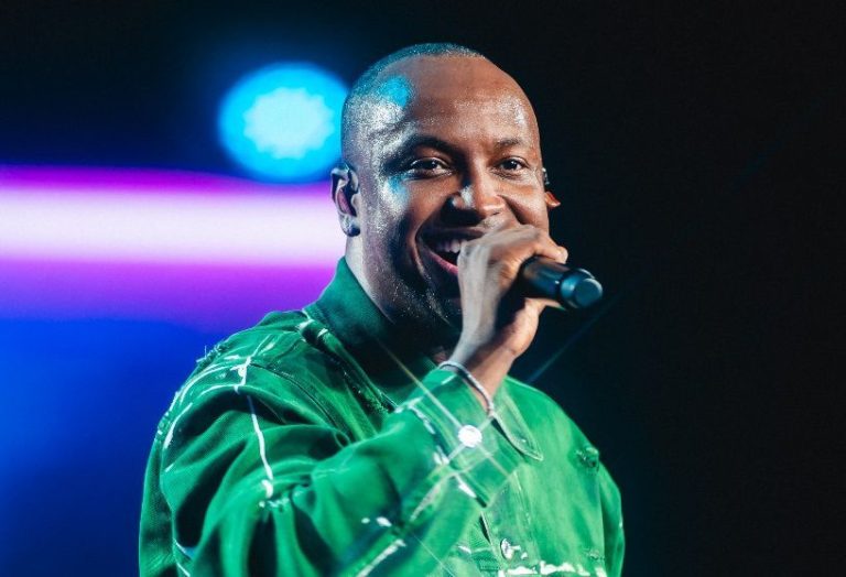 Thiaguinho, Léo Foguete, Banda Eva e Doze Por Oito fazem show em Brasília