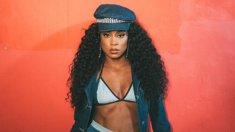 Brasília recebe show de MC Rebecca