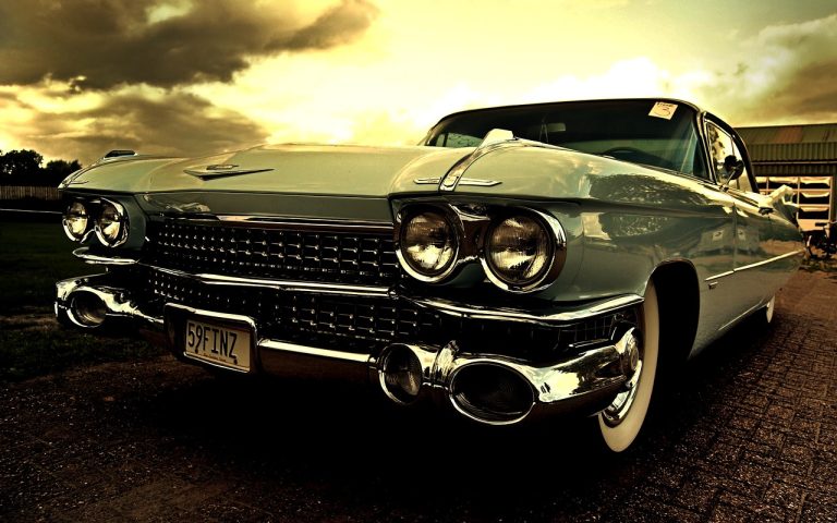 Evento gratuito reúne carros clássicos, customizados e miniaturas no DF