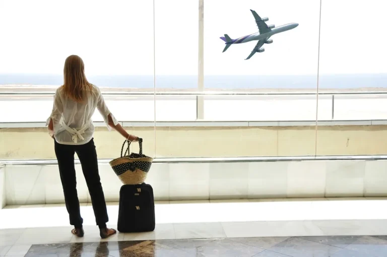 Presentear alguém com uma viagem causa mais impacto emocional do que qualquer presente material