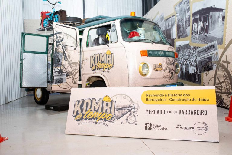 Conheça a Kombi do Mercado Barrageiro que leva você a uma viagem no tempo