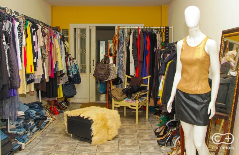 Descobrimos um brechó cheio de pechinchas em marcas de luxo aqui em Goiânia