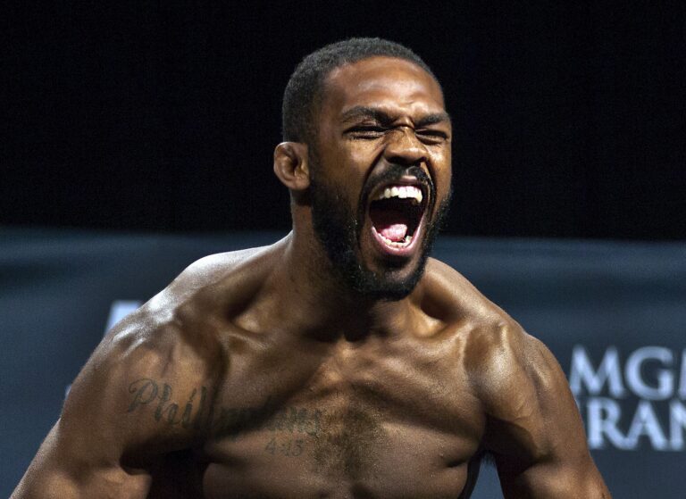 Anderson Silva é escolhido para enfrentar Daniel Cormier com a saída de Jon Jones do UFC 200