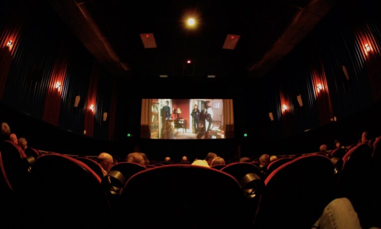 Cinema Lumière do Shopping Bougainville lança filme ‘Meu Amigo, o Dragão’ com preço livre