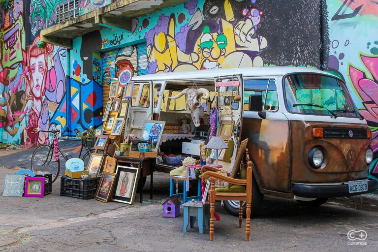 Descobrimos uma galeria de arte ambulante em forma de kombi em Goiânia