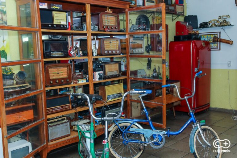 Descobrimos um bar retrô no Setor Universitário em Goiânia que é uma verdadeira máquina do tempo