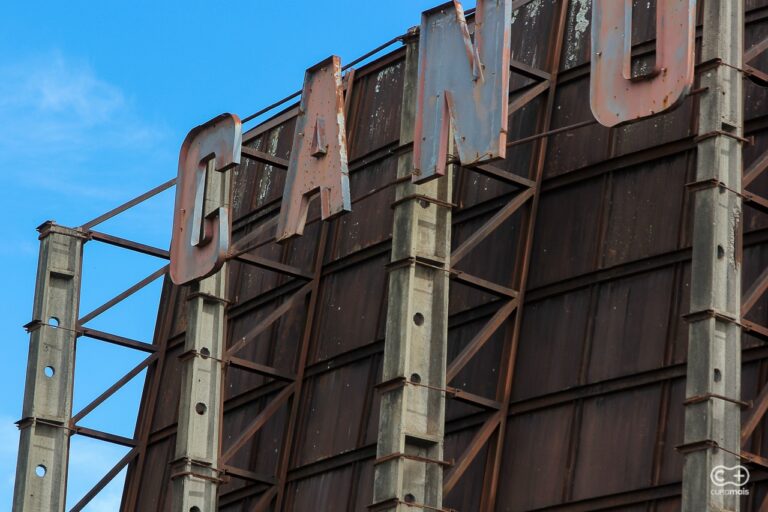 Conheça a história do cine Drive-In Canoeiro, sucesso nos anos 70 em Goiânia
