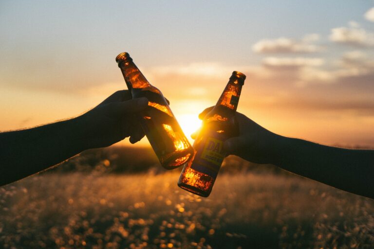 Dia do Amigo: 11 lugares em Goiânia pra comemorar com a galera e aproveitar esse dia