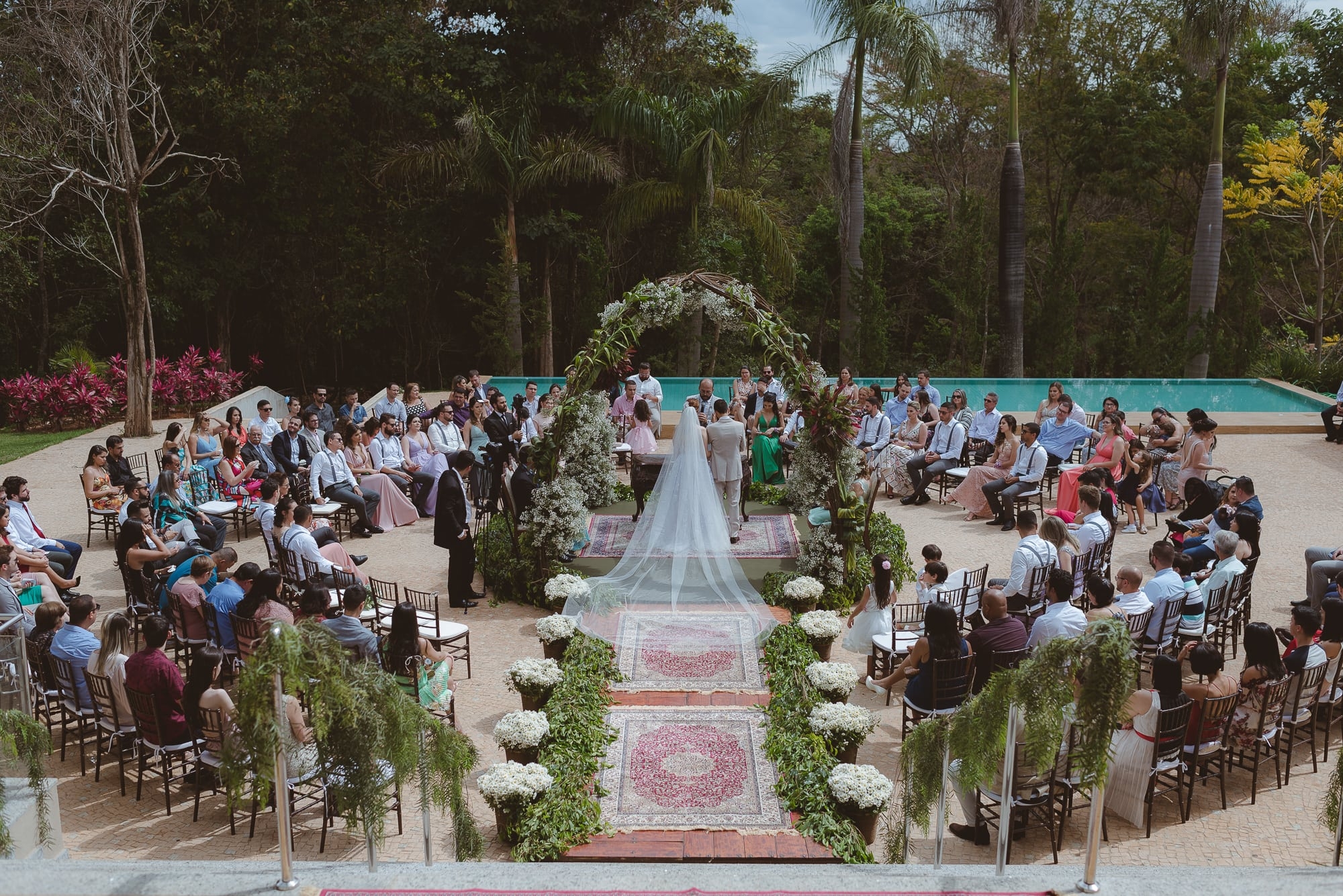 Casamento ao ar livre à noite: o que fazer para um evento de