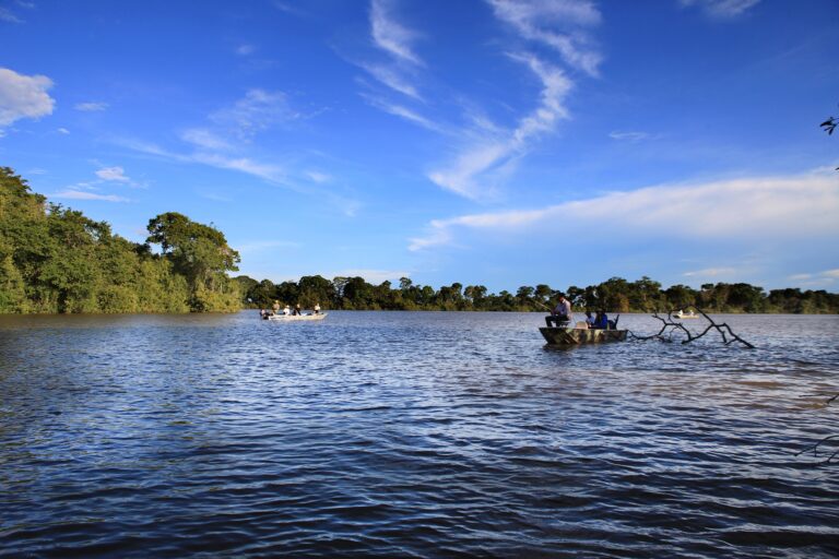 10 lugares fantásticos para pescar e relaxar em Goiás