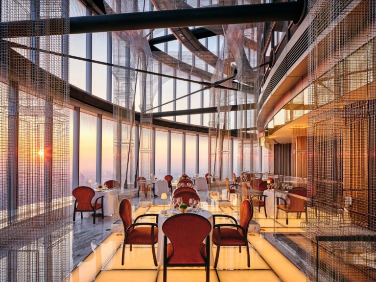 Hotel mais alto do mundo é inaugurado na Torre de Xangai