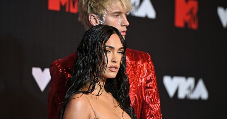 Megan Fox abusa em transparência no VMA e choca a web