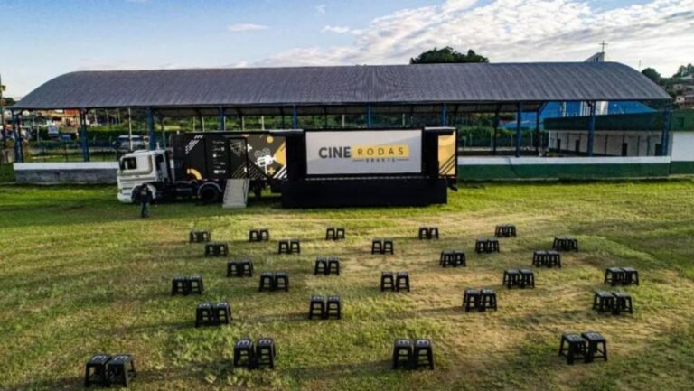 Cinema ao ar livre com sessões gratuitas chega em Aparecida de Goiânia