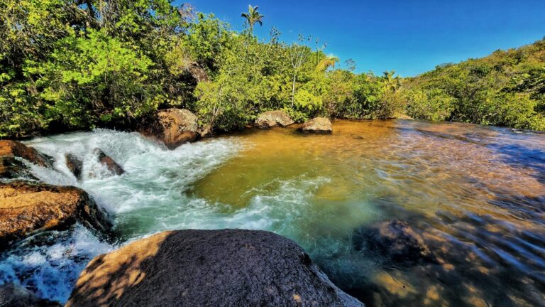 Conheça o outro lado de Terra Ronca com cachoeiras exuberantes