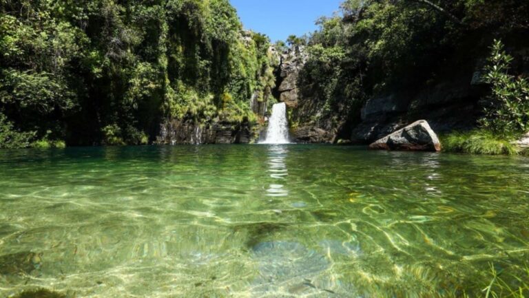 Cidade goiana na divisa com o Tocantins encanta pelas belezas naturais