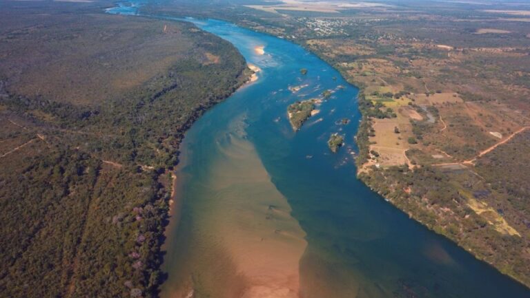Cidade histórica do interior do Tocantins é refúgio dos goianos que são apaixonados por pescaria e praia de água doce com águas cristalinas