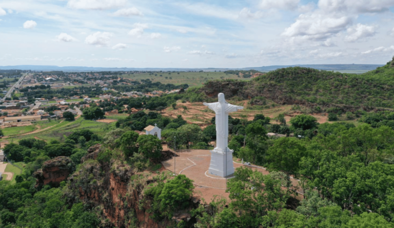 As 23 cidades goianas que tem um Cristo Redentor para chamar de seu