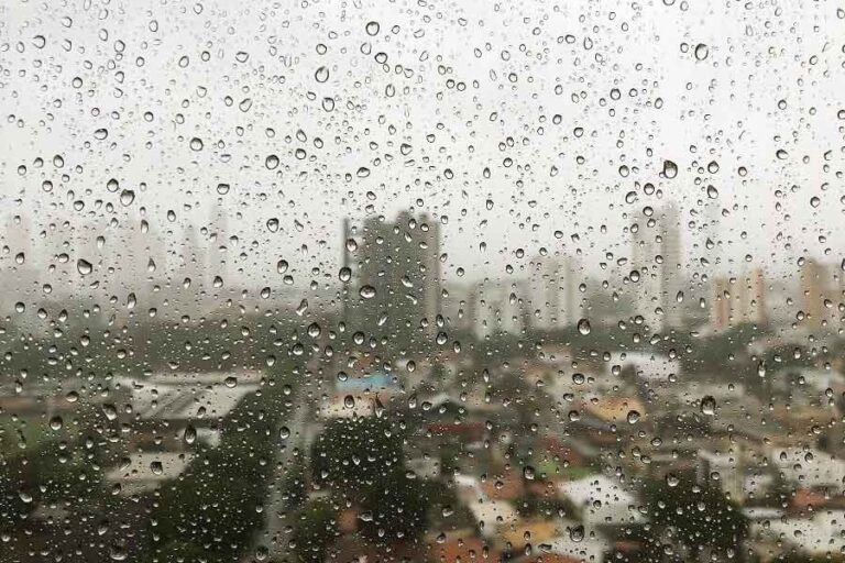 Por que cidades goianas registram chuvas em época tradicionalmente seca e árida ?