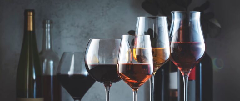 10 lugares perfeitos para tomar vinho em Goiânia com adegas de padrão internacional