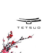 No Tetsuo Restaurante, cada cliente desfruta de uma experiência gastronômica única. Ingredientes de qualidade, preparo cuidadoso e ambiente acolhedor proporcionam momentos memoráveis. O Chef Léo Uno, com vasta experiência na culinária oriental, prioriza a autenticidade e excelência em cada prato, envolvendo todos os sentidos.